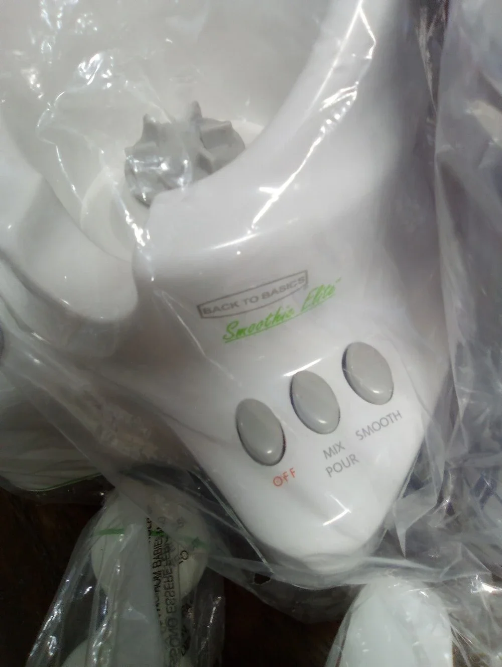 The Back to Basics Smoothie Elite Blender (Model SE2000).
